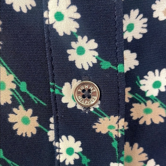 Tommy Hilfiger Blue and White Floral Notched Collar Blouse with Cuffed Sleeves - Picture 5 of 7